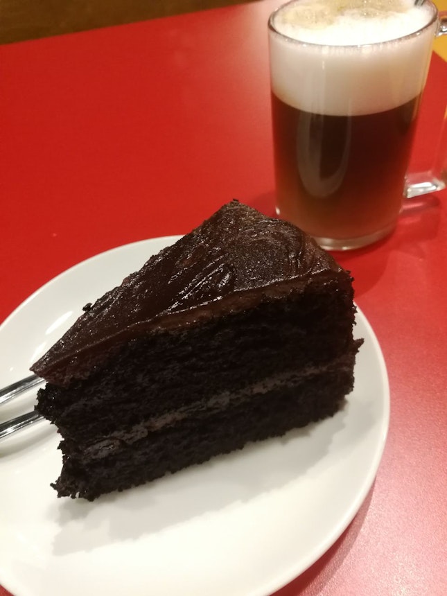 Moist Chocolate Cake 