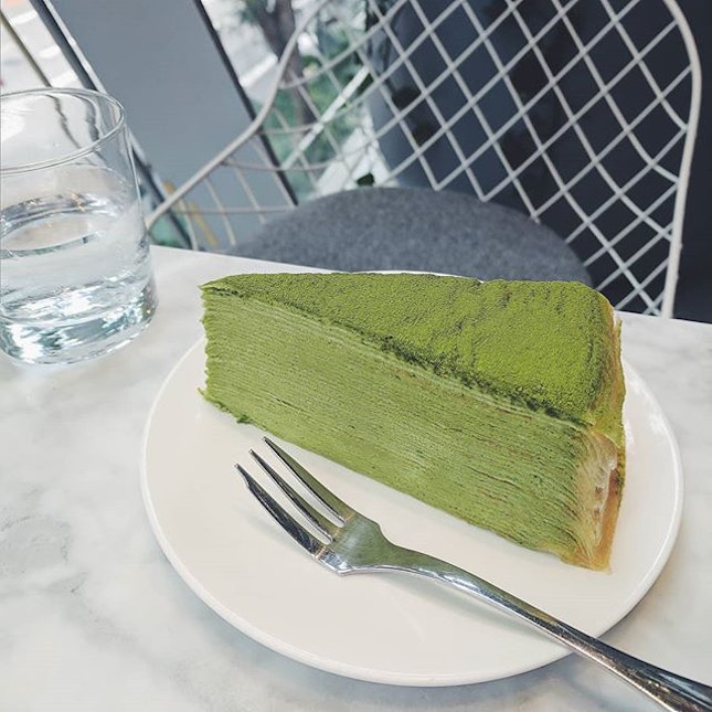 I can always appreciate a crepe cake that's not cloying and relatively light 🍰 paired with a great view from orchard this was a delightful afternoon snack 😊
