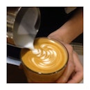 Morning Tulip 🌷
#hongkong #latteart #latte #tulip #coffeeart #coffee #flatwhite #art #hollybrown