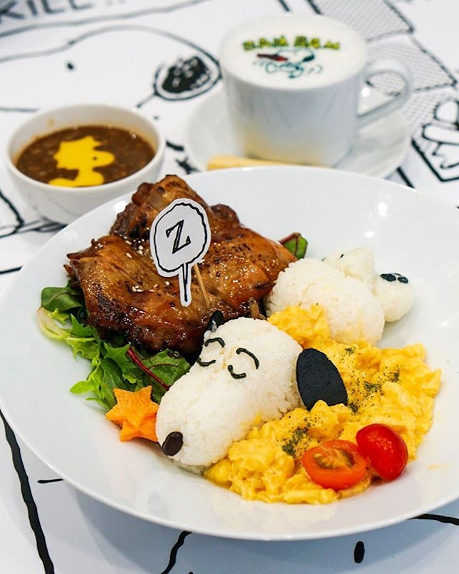 Have you visited @kumoya_singapore’s Snoopy-inspired popup cafe?