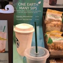One Earth 🍃 too many sipsssss
p/s: last pic (comparison of the reusable cup with plastic cup on the table left by somebody) 
#starbucks 
#earthmonth2019 
#reusablecup 
#byo
#素食 
#lifeofpotato 
#potatotato260419 
#typicalvegetarian
#burpple