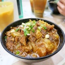 Kau Kee's beef tendon noodles in curry soup || Gough Street, Hong Kong.