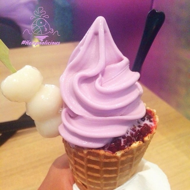 Hokkaido Lavender Soft Cream
Add 2 Topping
- Dango(ดังโหงะ)
- Blackberry
📍@Owlveesoft Siam Paragon
💸 Price: 95 ฿
#herepaolicious Rates: 🐽🐽🐽🐽
ไอศครีมรสลาเวนเดอร์ หอมหวานกำลังดี ฟิน!!