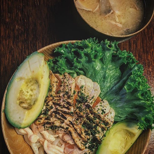 Mentaiko salmon + udon + avo = perfect Sunday brunch.