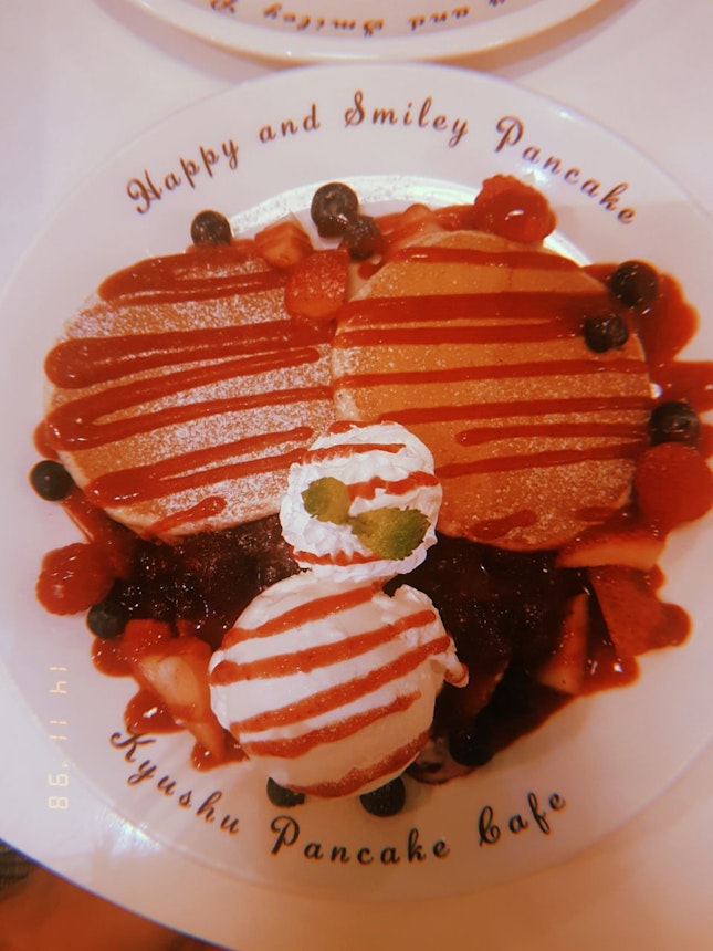 berry-licious pancakes 