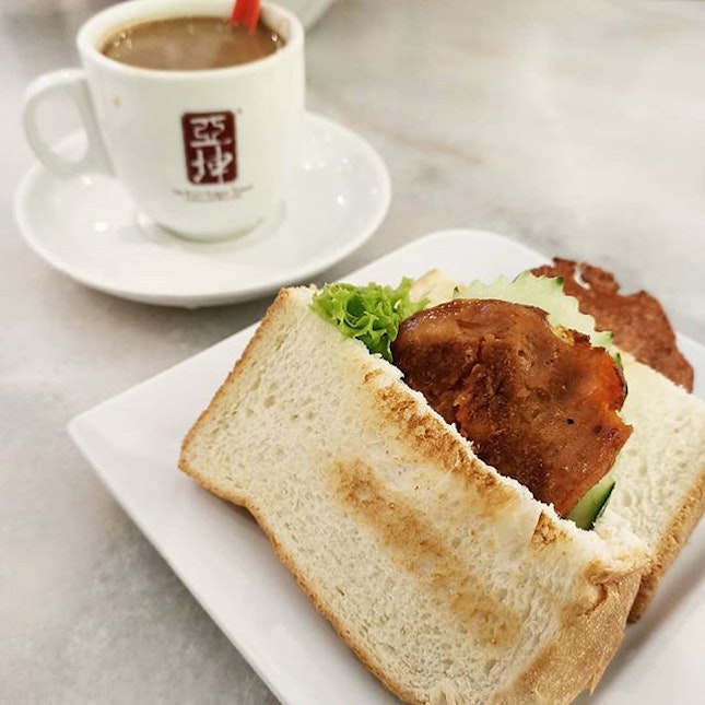 😁 Fish Otah Toastwich (S$4.20) at Yakun for my coffee break.