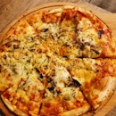 Mushroom Pizza (13.90sgd)