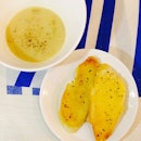 Clam Chowder and Garlic Bread #clamchowder #garlicbread #hungrychimps