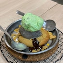 Signature lava cookie set - Chocolate lava cookie + single scoop ice cream + additional scoop ($10.90)