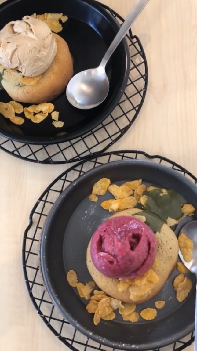LYCHEE RASBERRY WITH GREEN TEA LAVA COOKIE