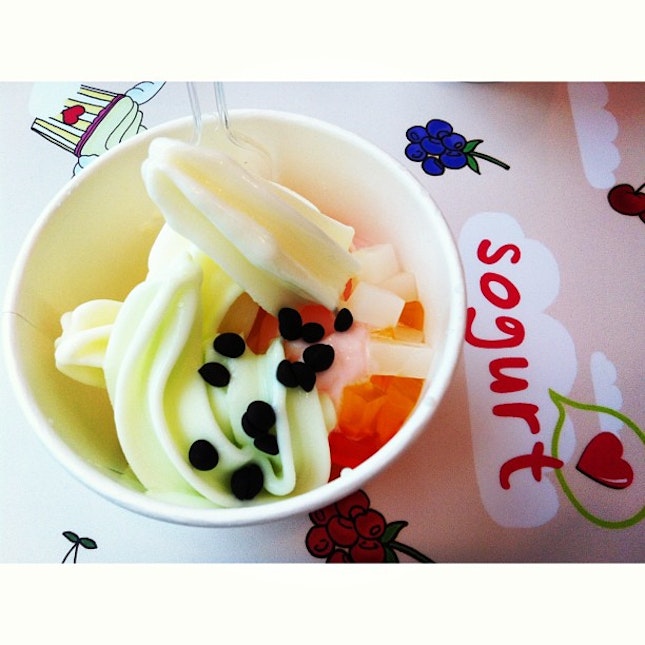😍💗 #sogurt #greenapple #strawberry #plain #lychee #flavors #yummy #icy #frozen #yoghurt #fave #foodporn #love