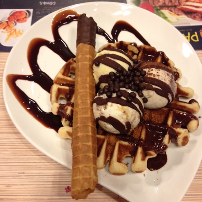 Waffles with Triple Scoops