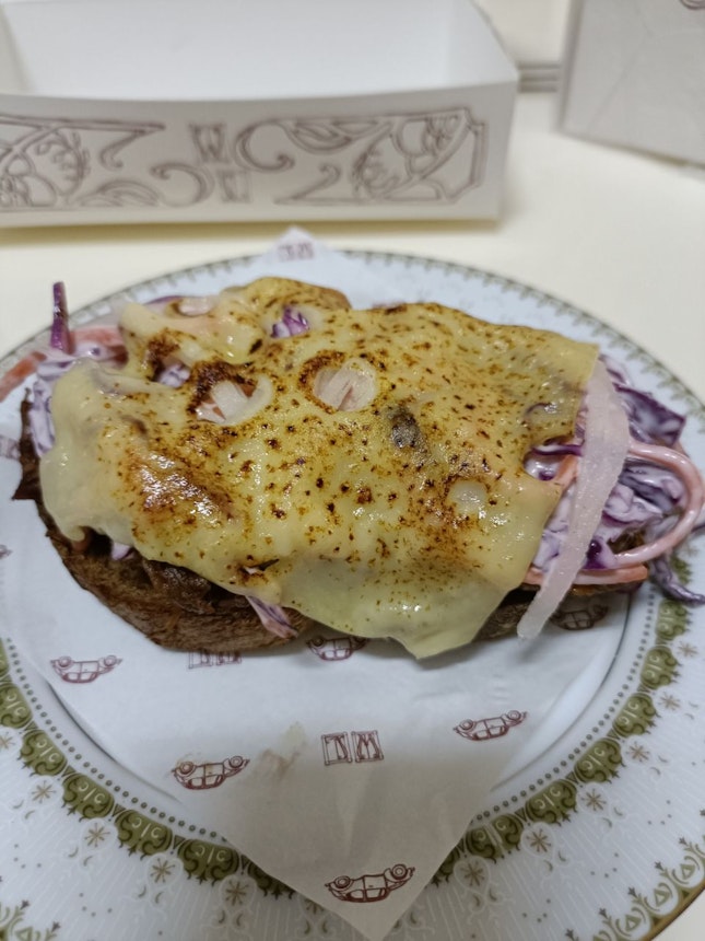 Pulled Pork Tau Yew Bak Sandwich