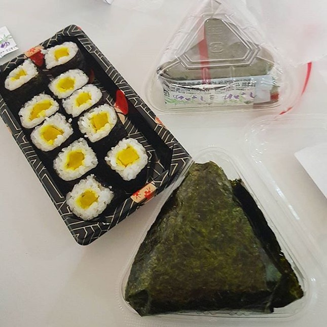 Weird that I have craving for Onigiri Triangle sushi.