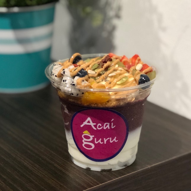 acai & my fav frozen yogurt brand Yoguru :3