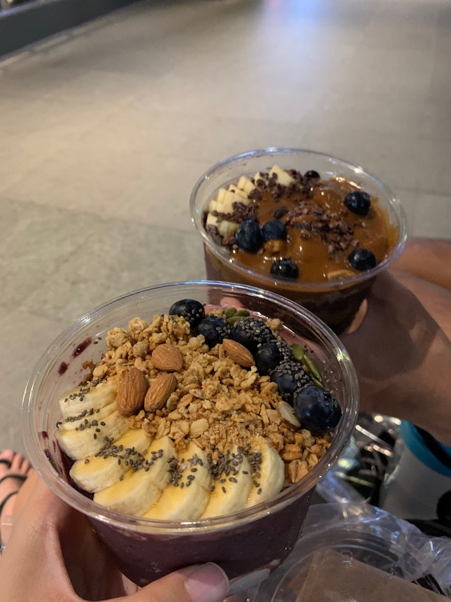 acai bowl and drink!