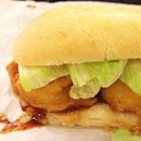 [Chicken Cruncher] S$5.95 (combo)
It's their fried chicken with mayo & BBQ sauce in between buns.