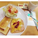 Breakfast today is [Morning Toast Set with Coffee S$5.20] before I went to change more ezlink cards for the family 😝