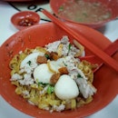 ~Mee Pok tah~ pretty good🙃 Ah Lim Jalan Tua Kong Mee Pok in Joo Chiat Place

#singaporefood #sgfood #sgeats #instafood #instafoodsg #foodhunt #foodporn #foodsg #foodpornsg #exploresingaporeeats #exsgcafes #burpple #uncagestreetfood #exploresingapore #singaporeinsiders #sghawker #hawkersg #hawkerfood #eatoutsg #sgigfoodies #sgfoodies #foodshare
