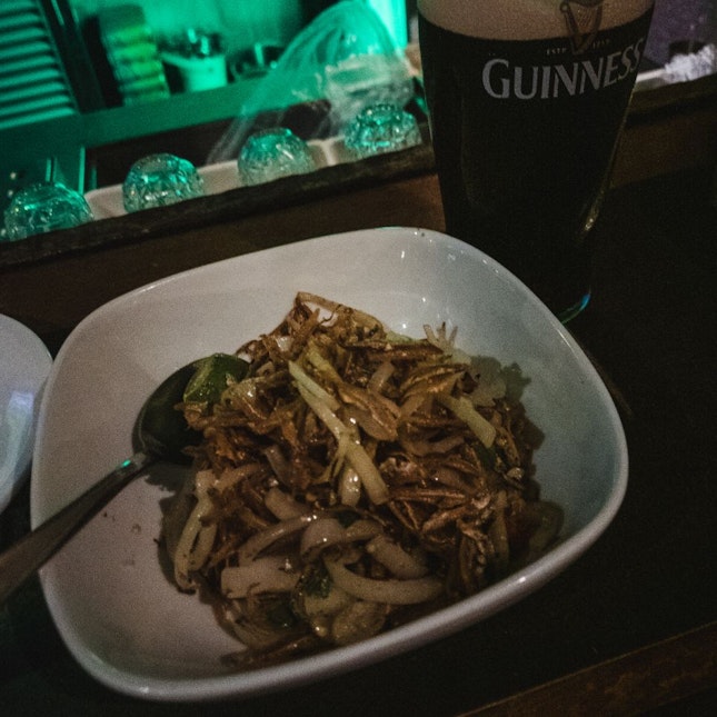 An Irish Pub That Serves Fried Anchovies