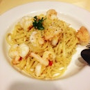 dinnertime! aglio olio with prawns #food