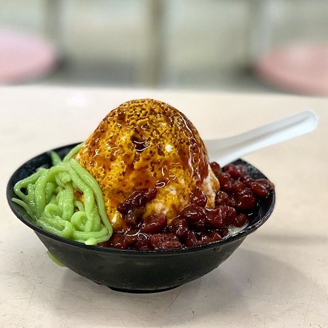 Nyonya Chengol
_
Just Green chendol and red beans with Gula Melaka and coconut milk.