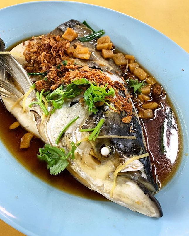 Steamed Song Fish Head HK style
_
Fresh water fish steamed with soya, oyster sauce with lardon bits & fried shallots.
