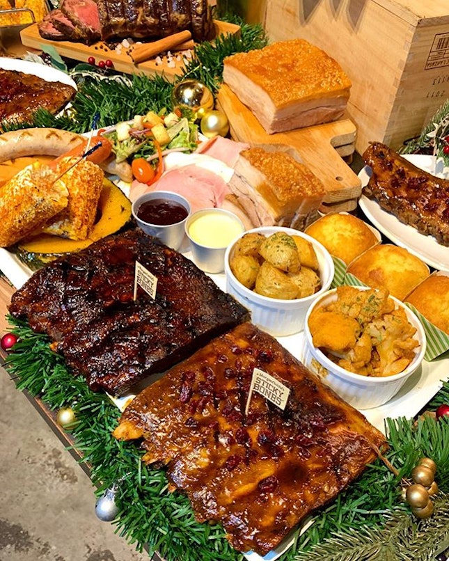 Feast to a Rib-Tastic Christmas at Morganfield’s @morganfieldssingapore 
_
Share the joy of Christmas this season with a gastronomic feast for you & your loved ones at @morganfieldssingapore, Home of the Best Ribs in Town!