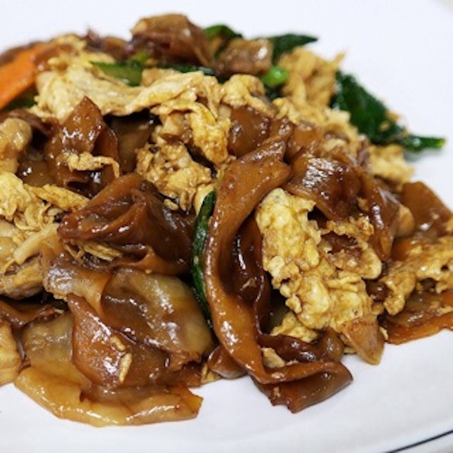 Fried Kway Teow With Chicken