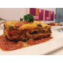 I love my meats, but this vegetarian version of Mexican Lasagne @cafesalivation was so amazing and satisfying!