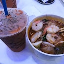 Tomyum Noodles and 1 regular beverages for $6.90 (U.P $13) promo only available @313somerset 
They give a lot of seafood 😍
平时很少吃冬阴，这海鲜冬阴面酸酸辣辣刚刚好，给超多海鲜的😋
.