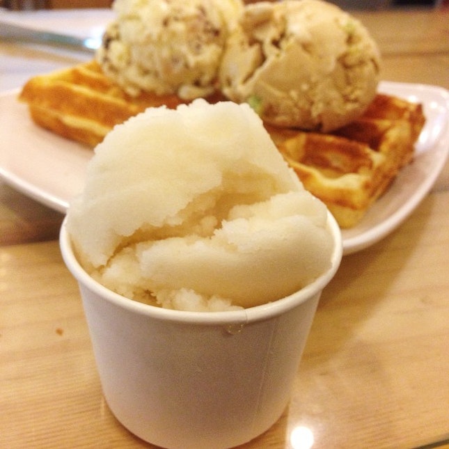 Ice Cream Waffles Hangout Cafe!