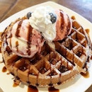 Dint expect my last dessert to be this waffles ..