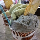 Found the perfect match for less sweet ice cream combi #sesamepistachio #paulinni .