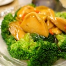 Abalone with broccoli.