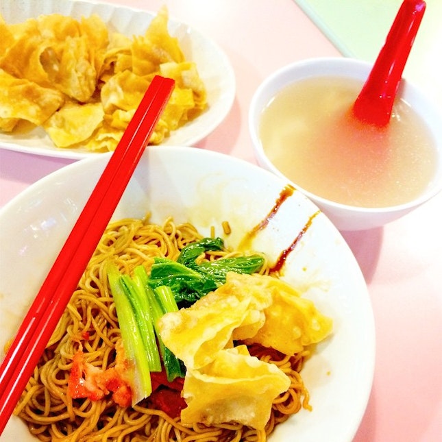 💕💕 Wantan Mee 💕💕 😋😋 _________________________________ #noodles #chinesefood #chef #wantan #foodpics #sgfood #foodsg #sgfoodies #sgfoodie #foodporn #foodgasm #foodcoma #instagood #foodie #foodies #foodgram #igfood #instadaily #cafesg #vsco #instafood #sgcafe #yummy #vscofood #igers  #foodpics #foodphotography #foodstyling #burpple