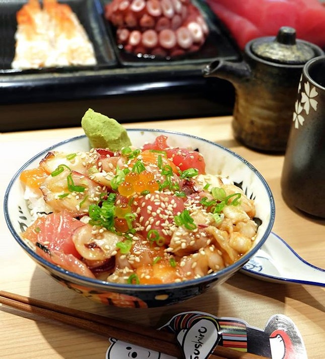 Fresh start to the new year calls for a fresh bowl of Chirashi Don!