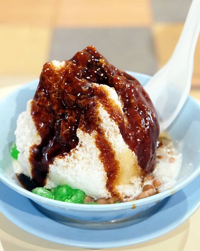 Go decadent or go home with Jin Jin Dessert’s Power Chendol ($2).