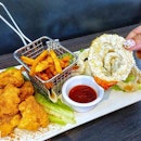 Blow your Monday blues away with a Platter at @blocs_inc_specialtycoffee 
An assortment of sides and bites such as cajun chicken tossed with spices, battered calamari rings served with dip and pipping hot sweet potato fries.