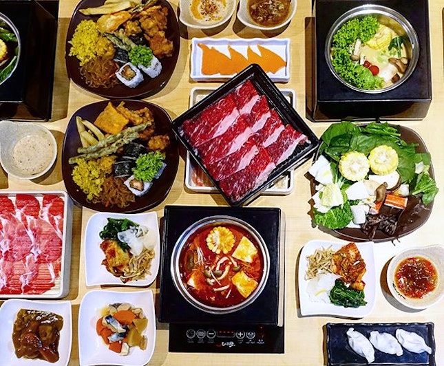 Prepare for a glorious feast of flavourful broth and tender wagyu beef @shaburiandkintan in JEM

Instead of heading to separate eateries for Japanese hotpot and premium bbq, one can now luxuriate in the best of both worlds at Shaburi & Kintan.