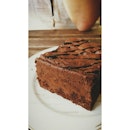 Dessert for lunch;  Brownie Bar 😊 
#dessert #shebrews