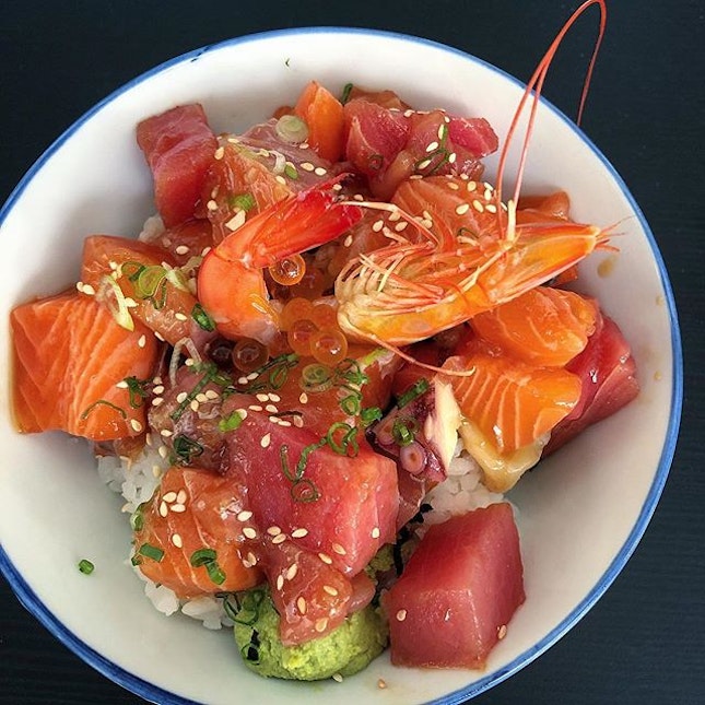 So everyone has been raving about this value for money Bara Chirashi Don ($10).