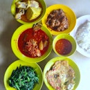 A nasi Padang lunch at Java corner, Stirling road :)
#nasipadang #javacorner #lunch #sgfood #sgfoodbunnies #food #foodporn #foodstagram #burrple
