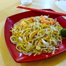 A simple plate of fried hokkien prawn mee, best served with a dash of lime :)
#friedhokkienmee #prawnmee #noodles #hawkerfood #sgfood #foodsg #foodporn #burpple