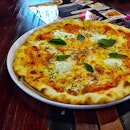 Margherita pizza from La Stalla at Essen at the Pinnacle.