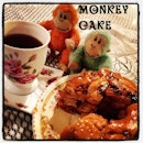 on this rainy evening..... baked #monkeycake for #tea