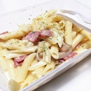 Carbonara Pasta ($5.50) @ NTU Co-Op Café, The Hive

It was a creamy and filling meal!
