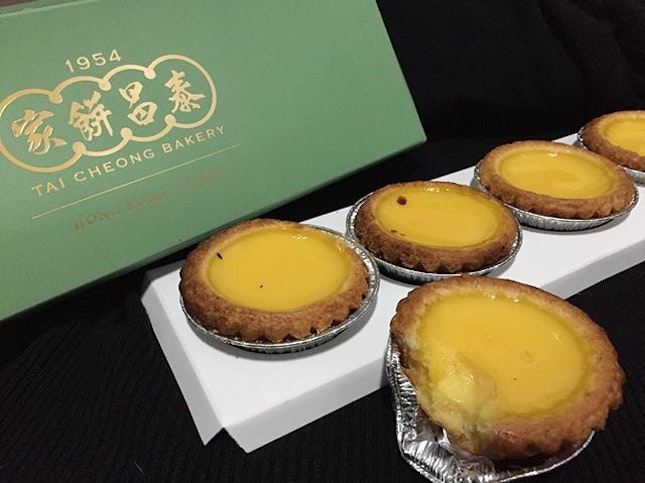 Dreaming of the morning when I can be sipping coffee and enjoying these crumbly, buttery-crusted egg tarts, instead of squeezing in the train with a bunch of working adults/zombies...