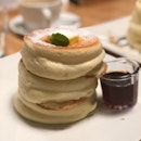 Soufflé Buttermilk Pancakes
