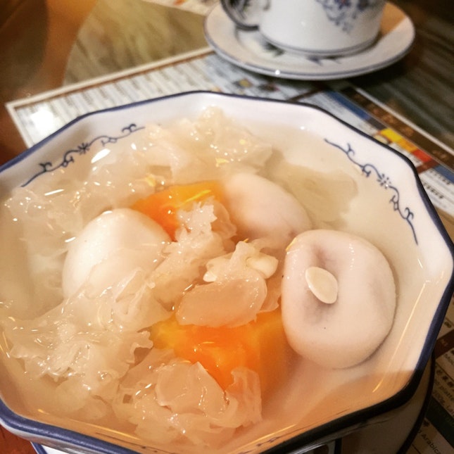 White Fungus, Papaya And Almond Soup With Rice Ball